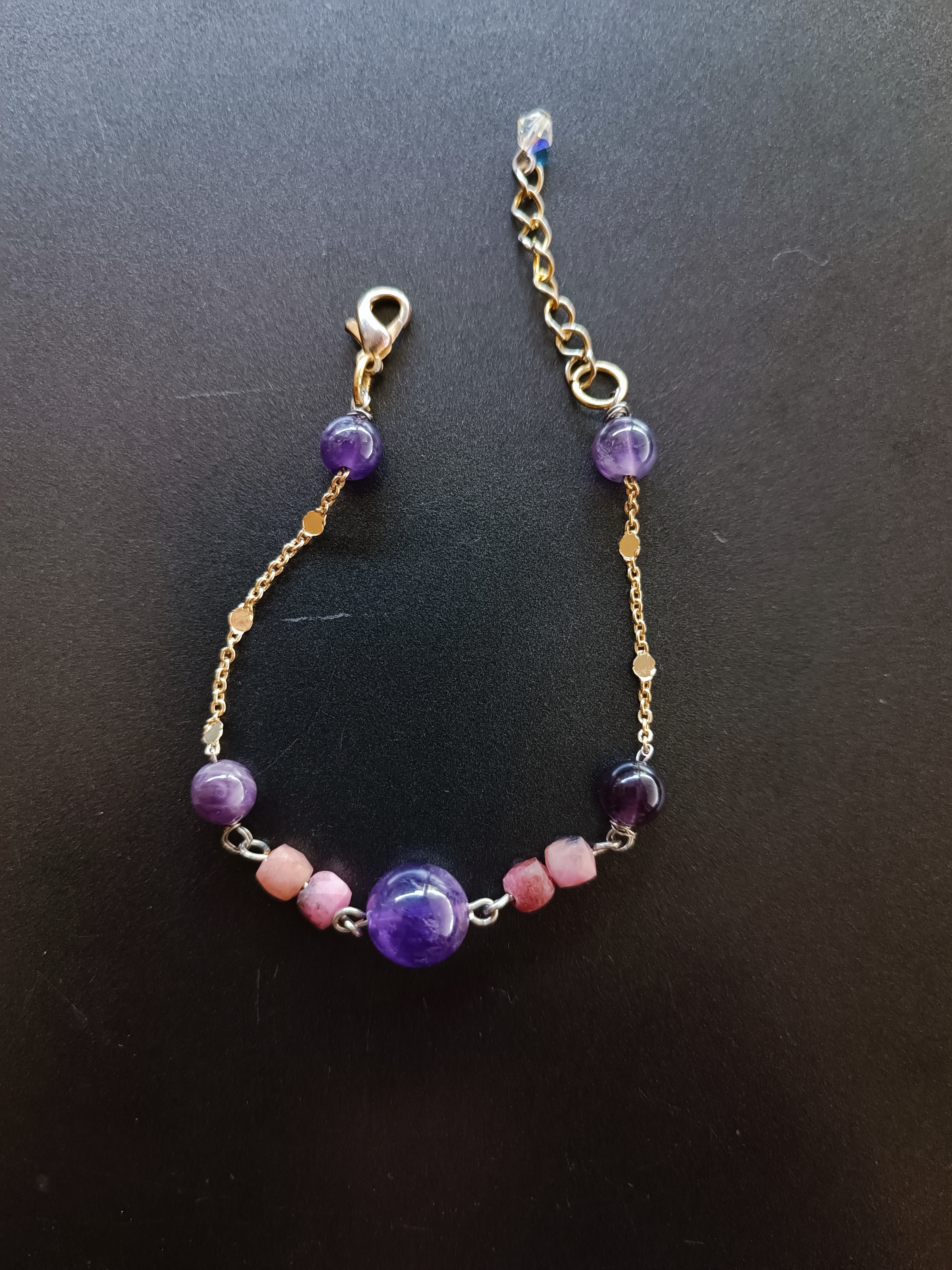 สร้อยข้อมือหินแท้ "Mini" Abundant Bracelet (Amethyst+Rhodonite)