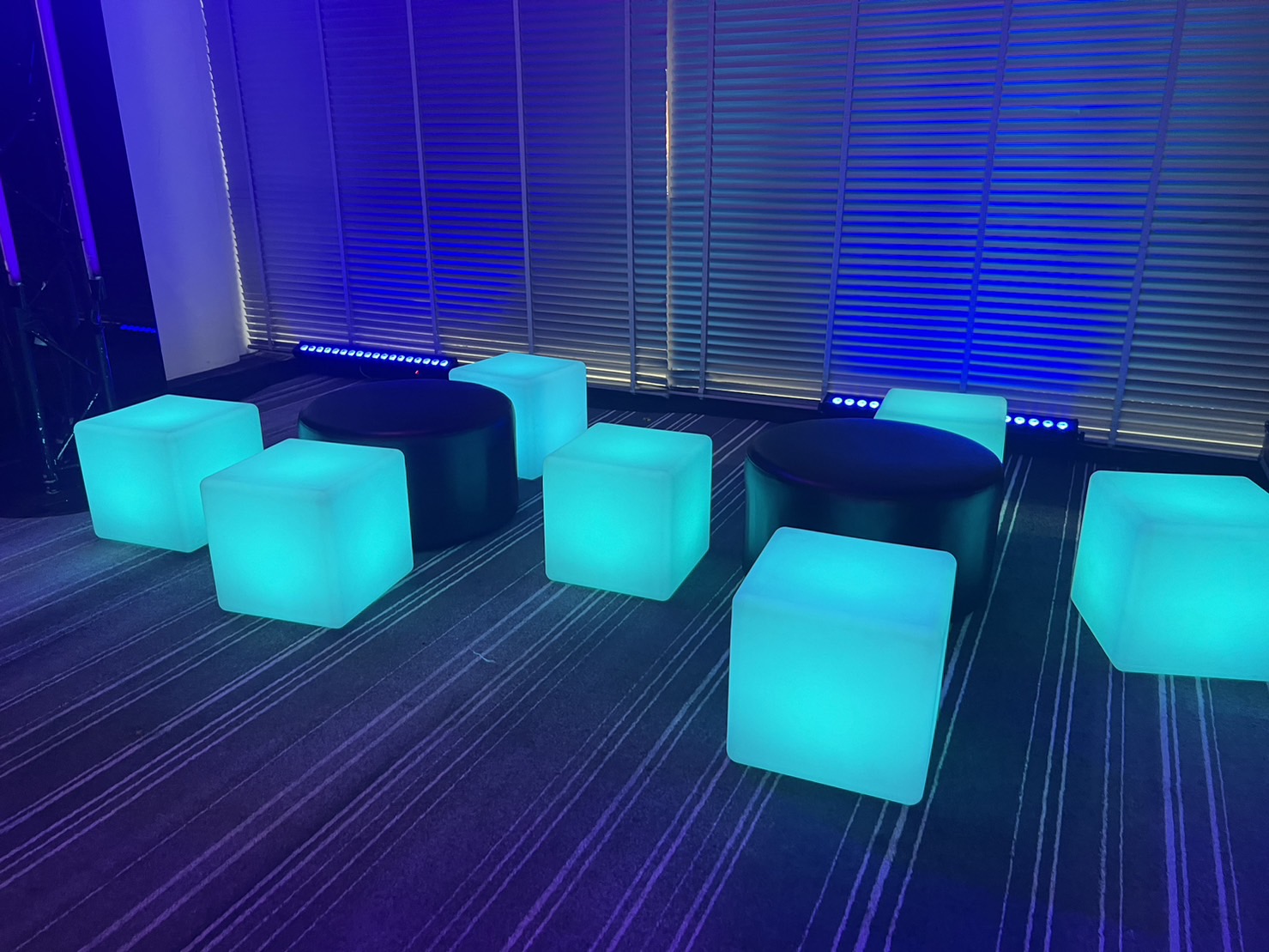 RENT/ให้เช่า: คิวบิก ไฟ LED รุ่น CUBIC40 (คิวบิก40)