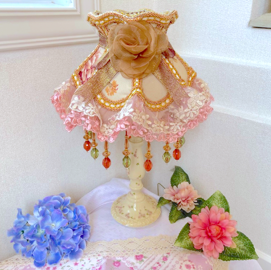 โคมไฟตั้งโต๊ะหัวเตียงวินเทจสวยๆ สีน้ำตาลครีม