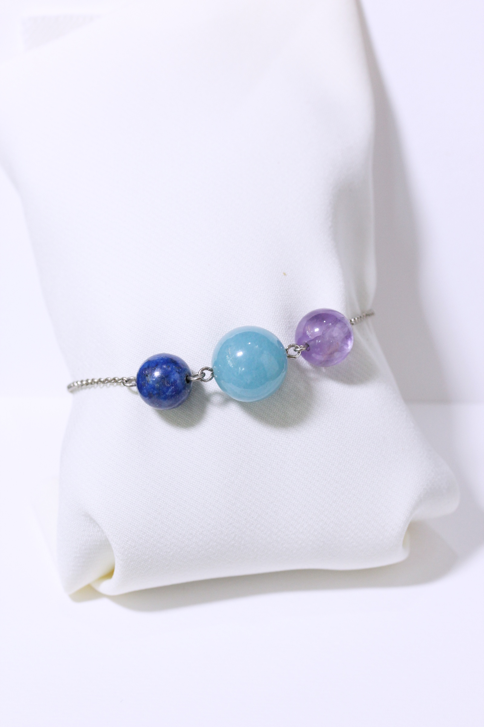 สร้อยข้อมือหินแท้ "Mini" Speak Up Bracelet (Aquamarine,Lapis Lazuli,Amethyst)