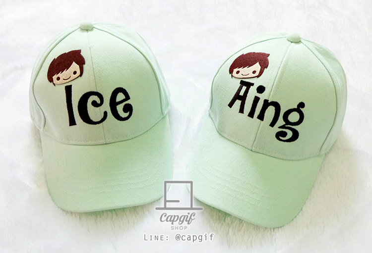 หมวกแก๊ปเด็กสีเขียวปักชื่อ
