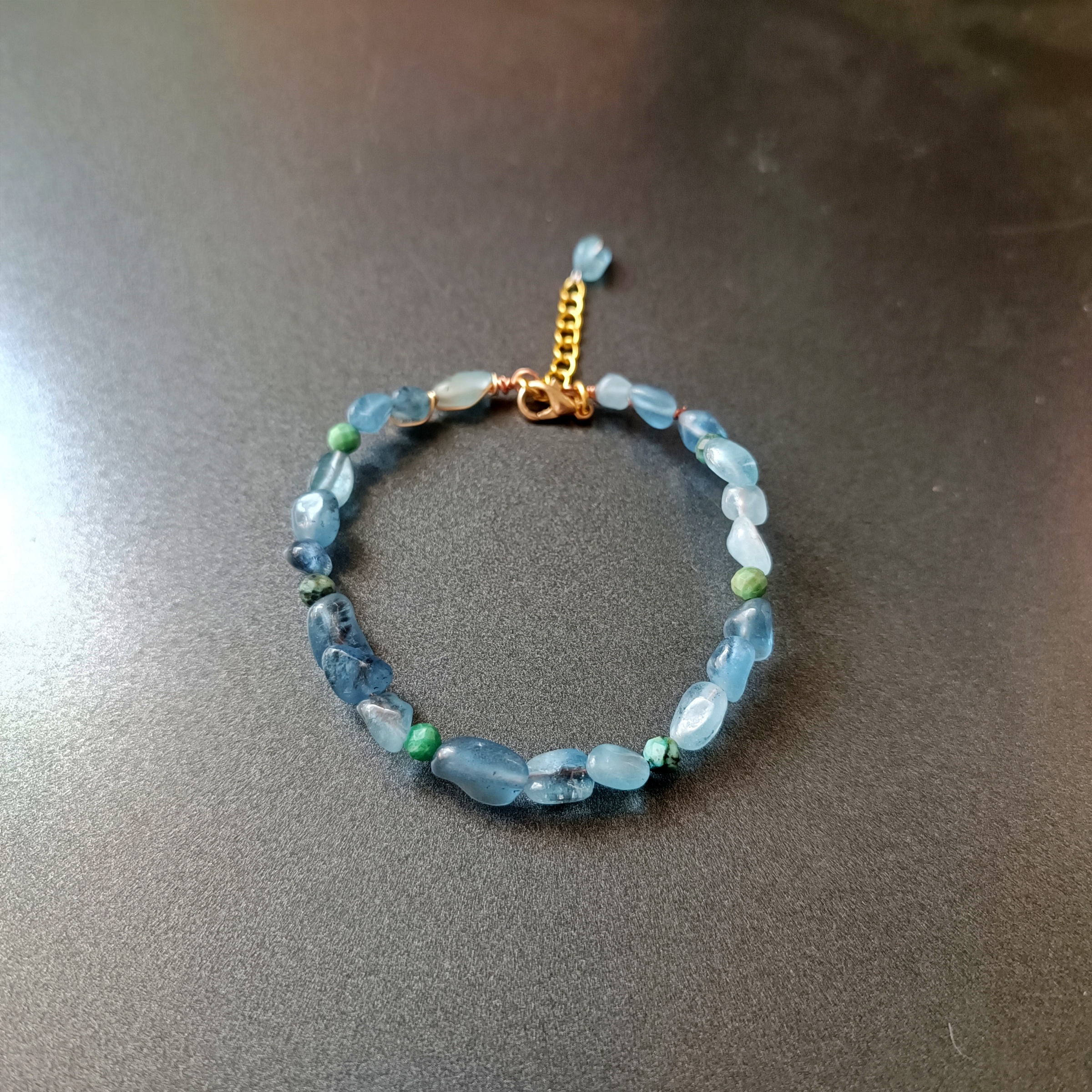 สร้อยข้อมือหินแท้ "Twisted" Aquamarine + Amazonite Bracelet (เสริมความอดทน โชคลาภ Aura Cleanse)