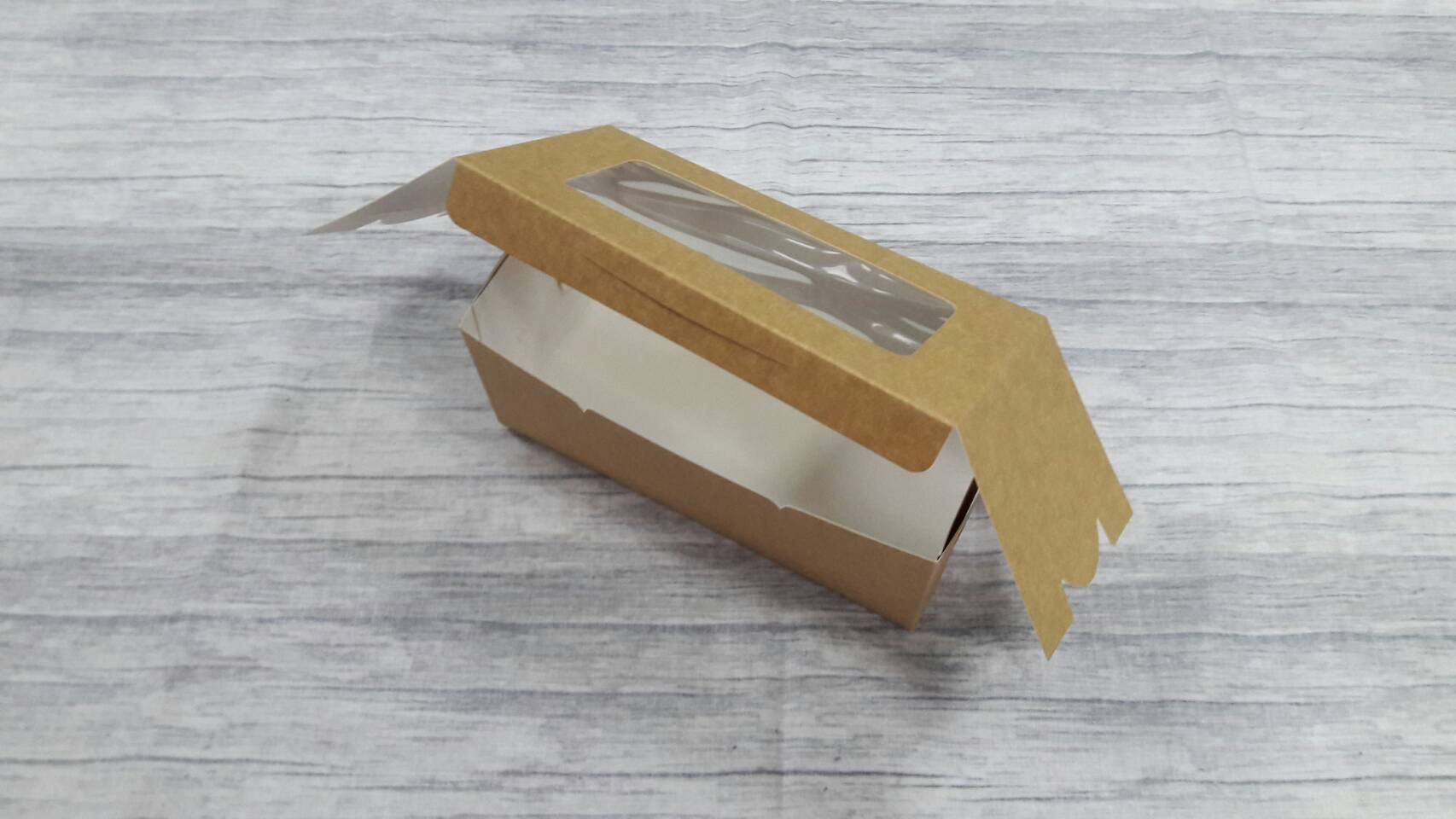 กล่องขนม กล่องเค้ก กล่องคัพเค้ก กล่องชิฟฟ่อน กล่องช้อคโกแล็ต กล่องคุ๊กกี้ กล่องไม่มีหน้าต่าง (หน้าต่างพลาสติก) ขนาด 9.5x18x7.8ซม.สีคราฟท์น้ำตาลอ่อน (CKB) (ราคา 185 บาทต่อแพ็ค (20 ใบ)