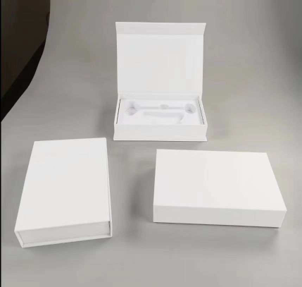 ผลิตตามออร์เดอร์เซทลูกกลิ้ง+กัวซาแผ่น V shape+โลโก้+สลักแบรนด์ (Make to Order Flip Cover Box+Facial Roller+Gua Sha Broad+Logo)
