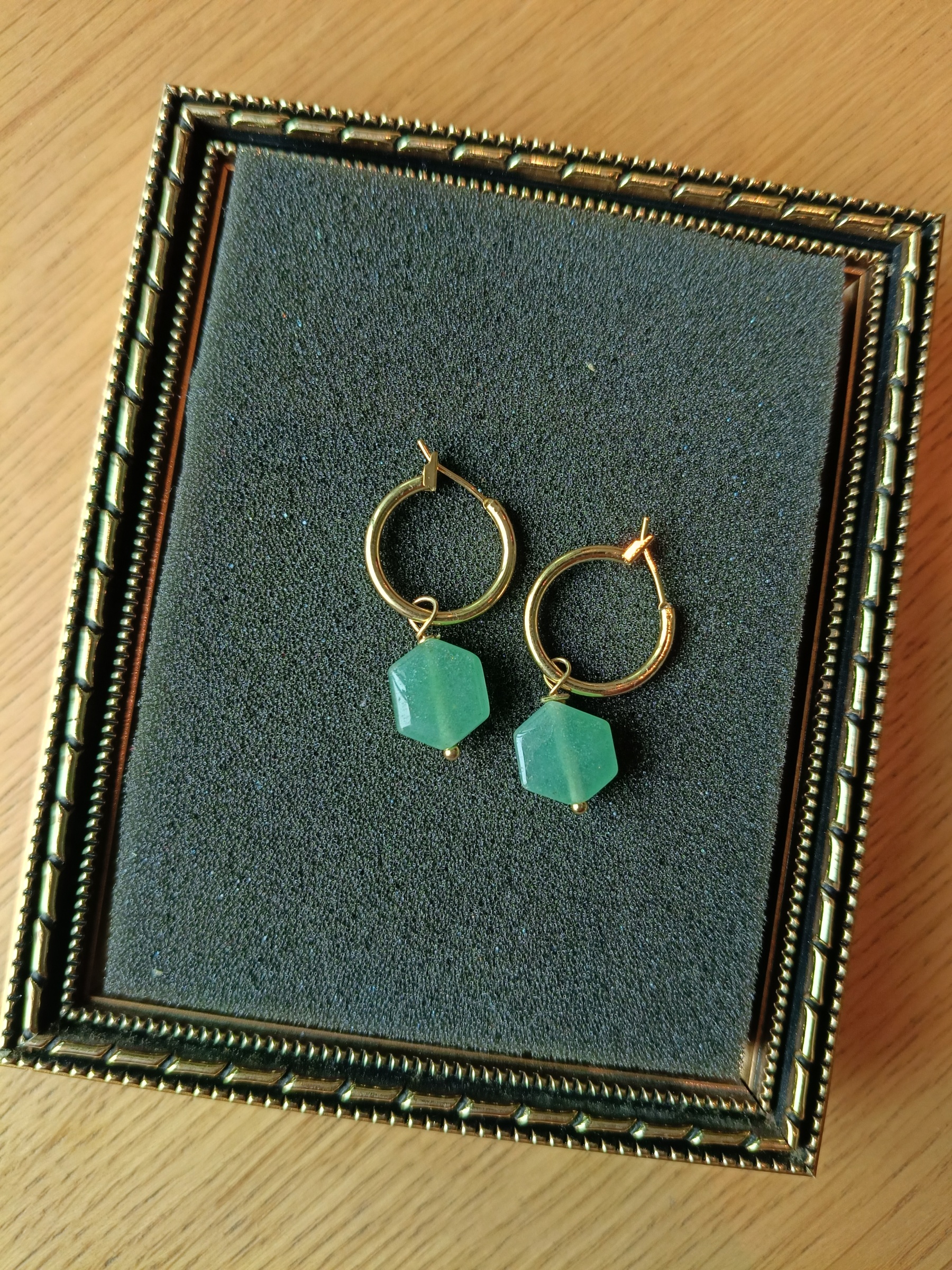 "Dazzling" 18K ต่างหูหินแท้ Green Aventurine Earring (Manifesting Luck , Wealth , Abundance)