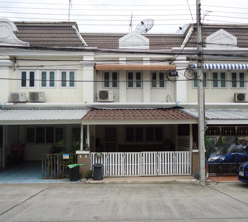 ขายทาวน์โฮม 2 ชั้น หมู่บ้านดิเอ็กซ์คลูซีฟ ซอยเฉลิมพระเกียรติ ร.9 รหัส T15