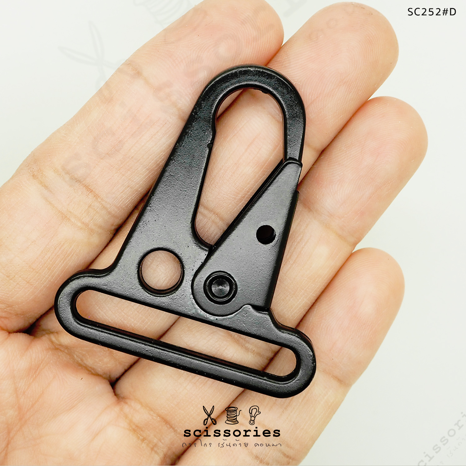 ตะขอเกี่ยว รูสอดเชือก2รู 1.5 นิ้ว สีดำด้าน 2 ตัว เนื้อโลหะ