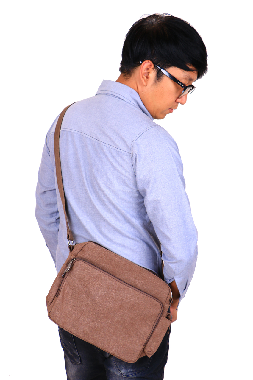 กระเป๋า Vintage สะพายข้าง ผู้ชาย รุ่น B-102 สีน้ำตาล