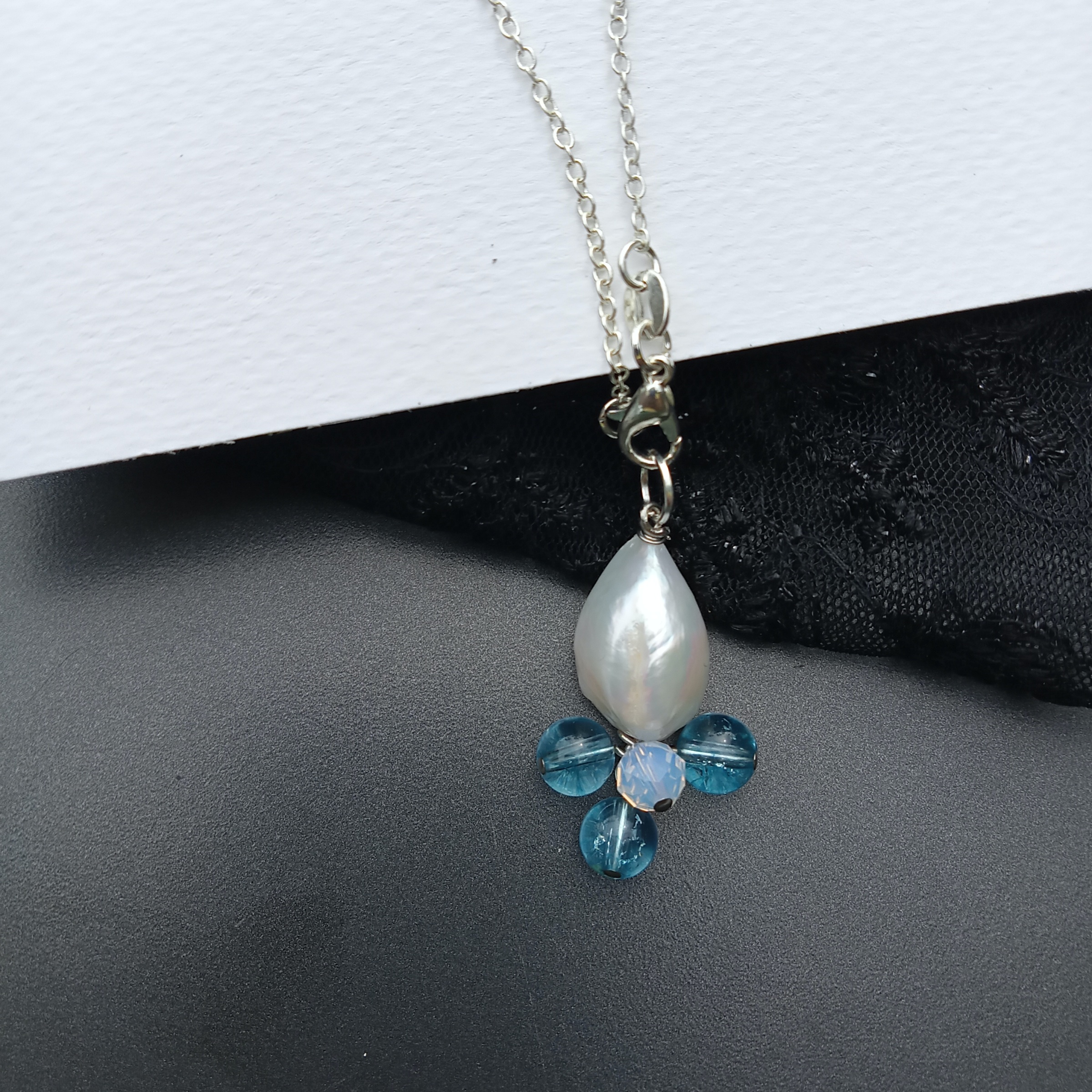 สร้อยเงินแท้ 92.5 Sliver พร้อมจี้ "Good Tune " Baroque Pearl + Blue Topaz Necklace