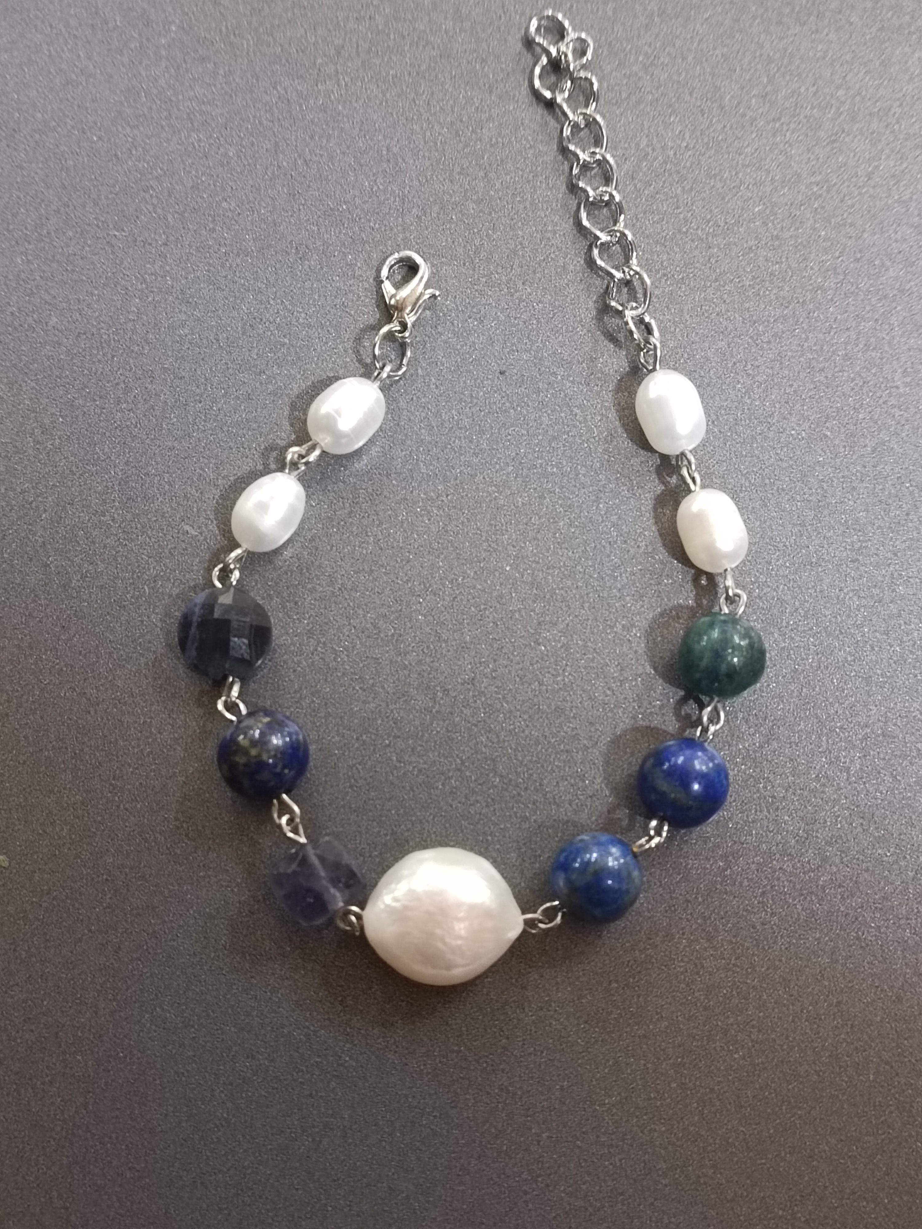 สร้อยข้อมือหินแท้ "Jupiter" Blue Collective (Sodalite ,Iolite ,Lapis Lazuli) For Communication