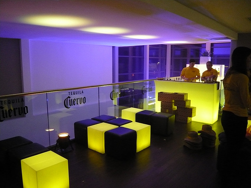 RENT/ให้เช่า: เคาน์เตอร์บาร์ LED เรืองแสง รุ่น GIN(จิน)