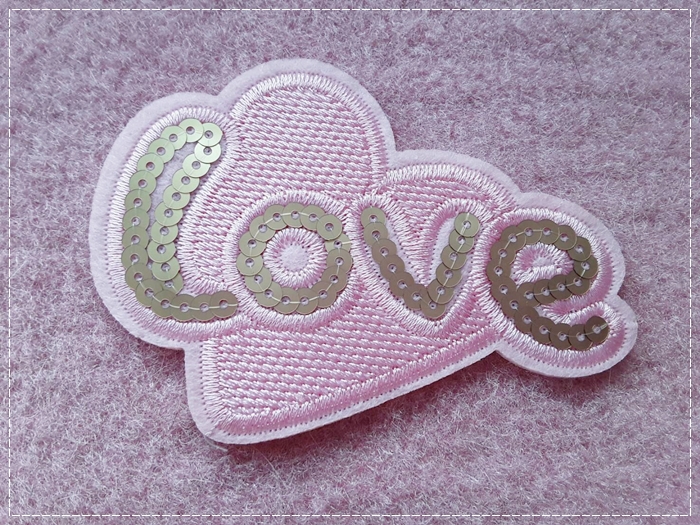 ลายปักรีด Iron on รูปหัวใจ Love