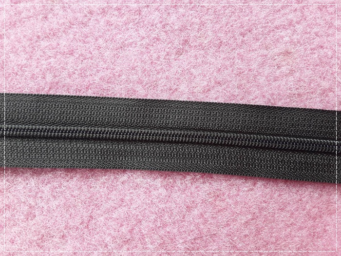 ซิปธรรมดา 8 นิ้ว สีเขียวขี้ม้าเข้ม