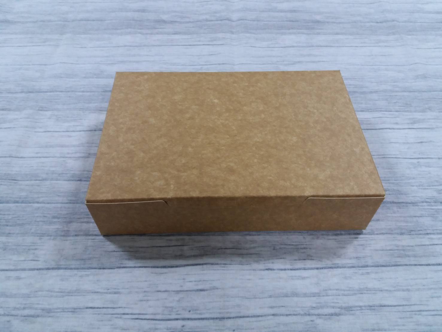 กล่องบราวนี่ กล่องชิฟฟ่อนกล่องขนม กล่องขนม กล่องเค้ก (ฝาทึบ) ขนาด 15x22x5 ซม.สีคราฟท์น้ำตาลอ่อน(CKB) ราคา 175 บาทต่อแพ็ค (20ใบ)