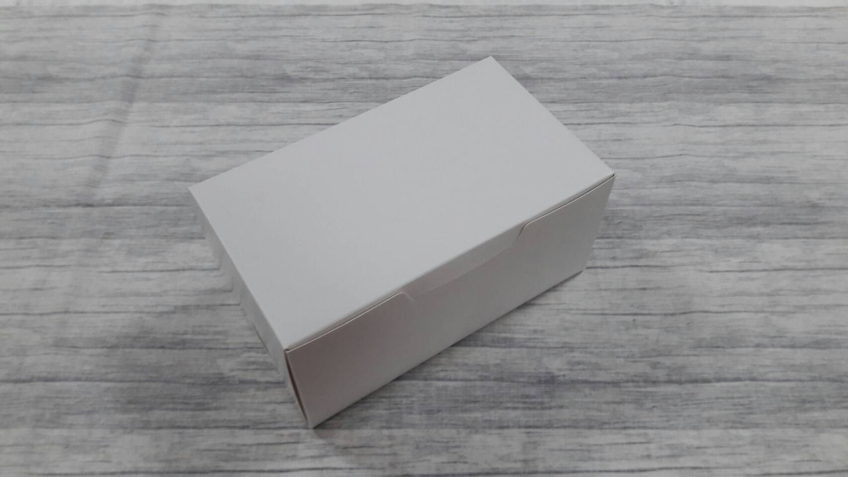 กล่องเค้กโรล กล่องแยมโรล กล่องทรงยาว กล่องเค้ก กล่องขนม กล่องคัพเค้ก ขนาด 13x22.5x10.5 ซม. (ฝาทึบ) สีขาว ราคา 240 บาทต่อแพ็ค (20 ใบ)