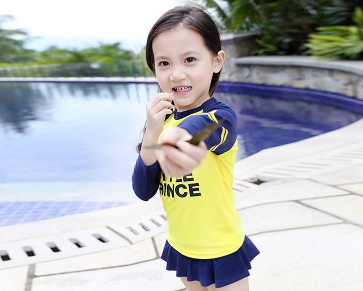 ขายส่ง 10 ชุด Set-3 ( ชุดว่ายน้ำเด็ก 4-8 ปี มี 10 ชุด คละแบบ / คละไซส์)