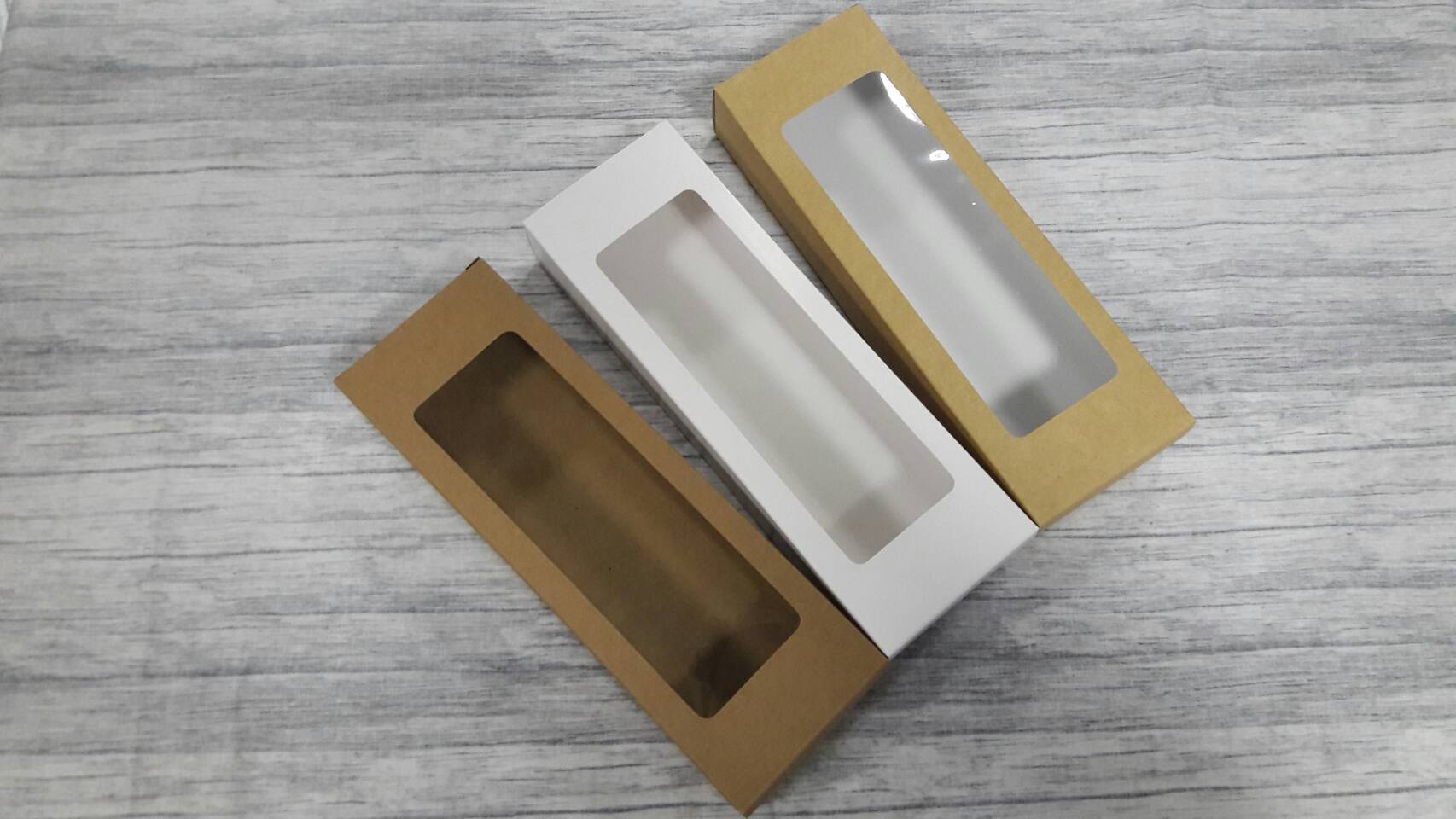 กล่องเครื่องสำอางค์ กล่องสบู่ กล่องสินค้าอาหารเสริม กล่องอเนกประสงค์ สีคราฟท์น้ำตาลอ่อน ขนาด 8.3x4.0x24.8 ซม. ราคา 185 บาทต่อแพ็ค (20 ใบ )