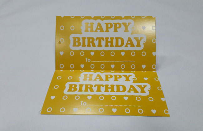 ป้ายอวยพร Happy Birthday ลายเหลืองขาว ป้ายของวัญ ป้ายห้อยสินค้า