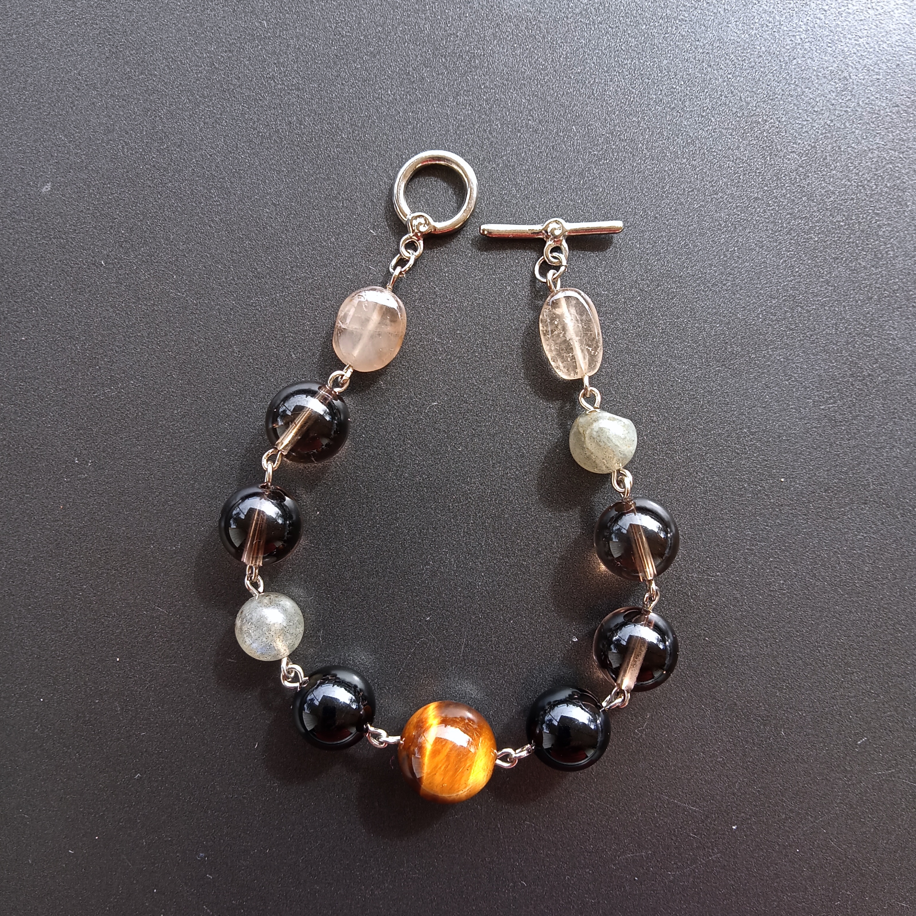 สร้อยข้อมือหินแท้ "Connected" Protection Bracelet (Tiger's Eye + Smoky Quartz +Labradorite +Onyx)