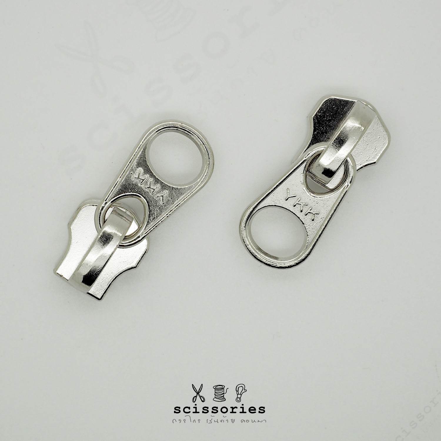 ซิปเหล็ก YKK No.5 สีเงินหางสั้น 1ตัว