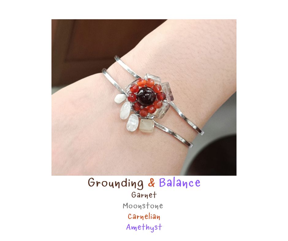 ข้อมือ"ง้าง งับ" Passion & Desire Bangles (โกเมน , Amethyst , Moonstone)