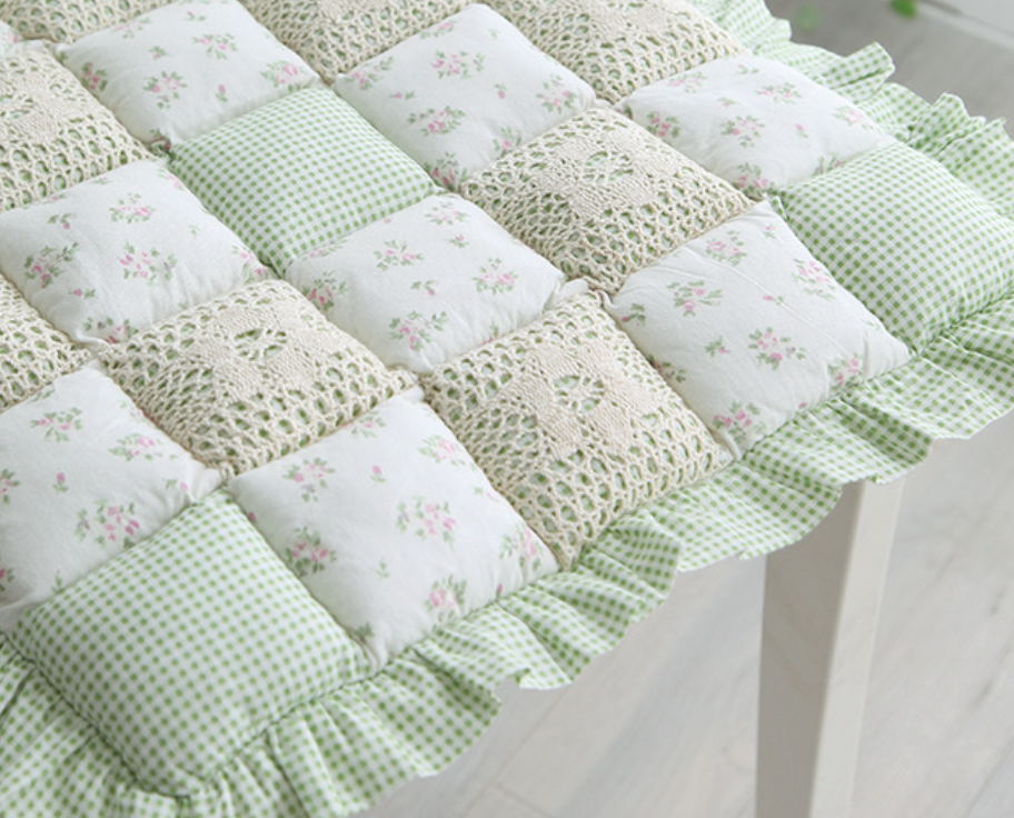 เบาะรองนั่งวินเทจประดับลูกไม้ 45-50 cm.