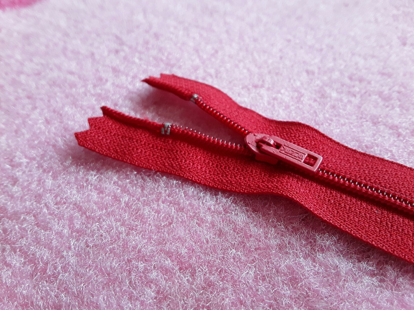 ซิปวีนัสพินล็อค 7 นิ้ว สีแดง