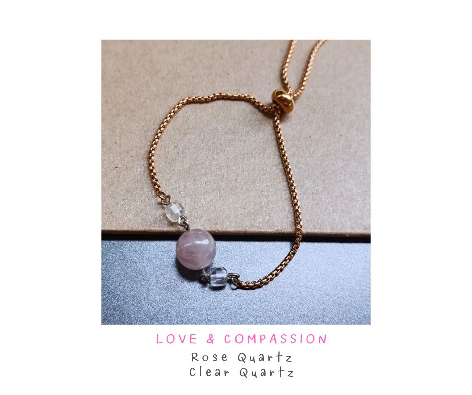 สร้อยข้อมือหินแท้ "Muse" Manifest Love Bracelet (Rose Quartz + Clear Quartz)