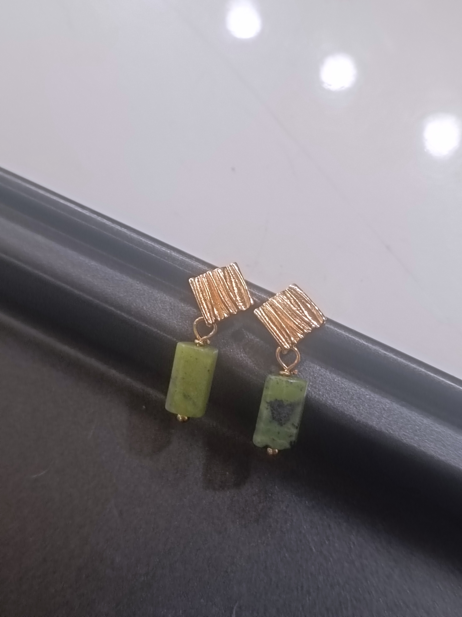 ต่างหู "14K" ประดับหยกแท้ Canadian Jade Jewelry Earring (ร่ำรวย มั่งคั่ง)