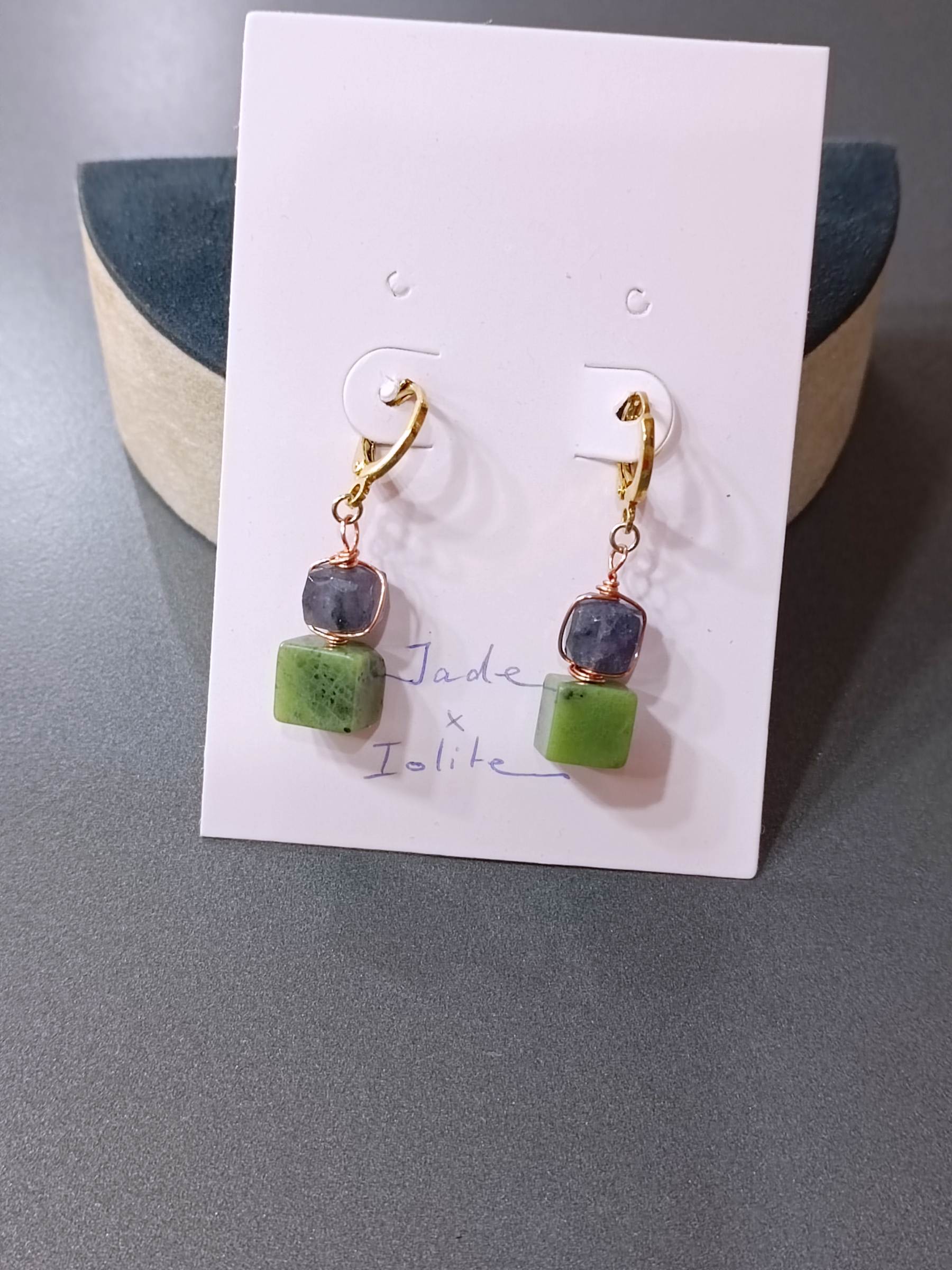 ต่างหูหินแท้ "14K Hoop" ประดับหยกแท้ Canadian Jade + Iolite Jewelry Earring (เสริมการเงินคล่อง)