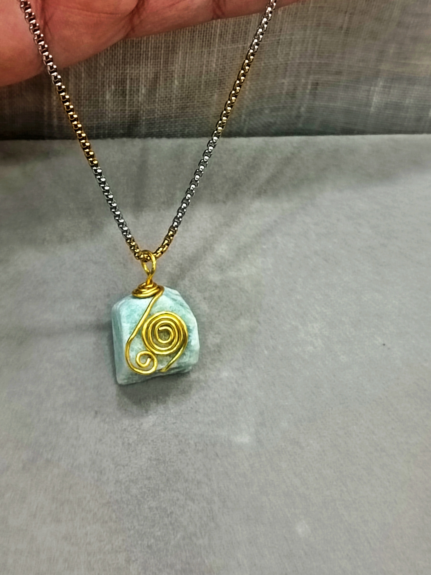 สร้อย 2 กษัต พร้อมจี้ Green Aventurine + 2 Tone Necklace (ปัดเป่าพลังงานลบ ดึงดูดโชคลาภ)