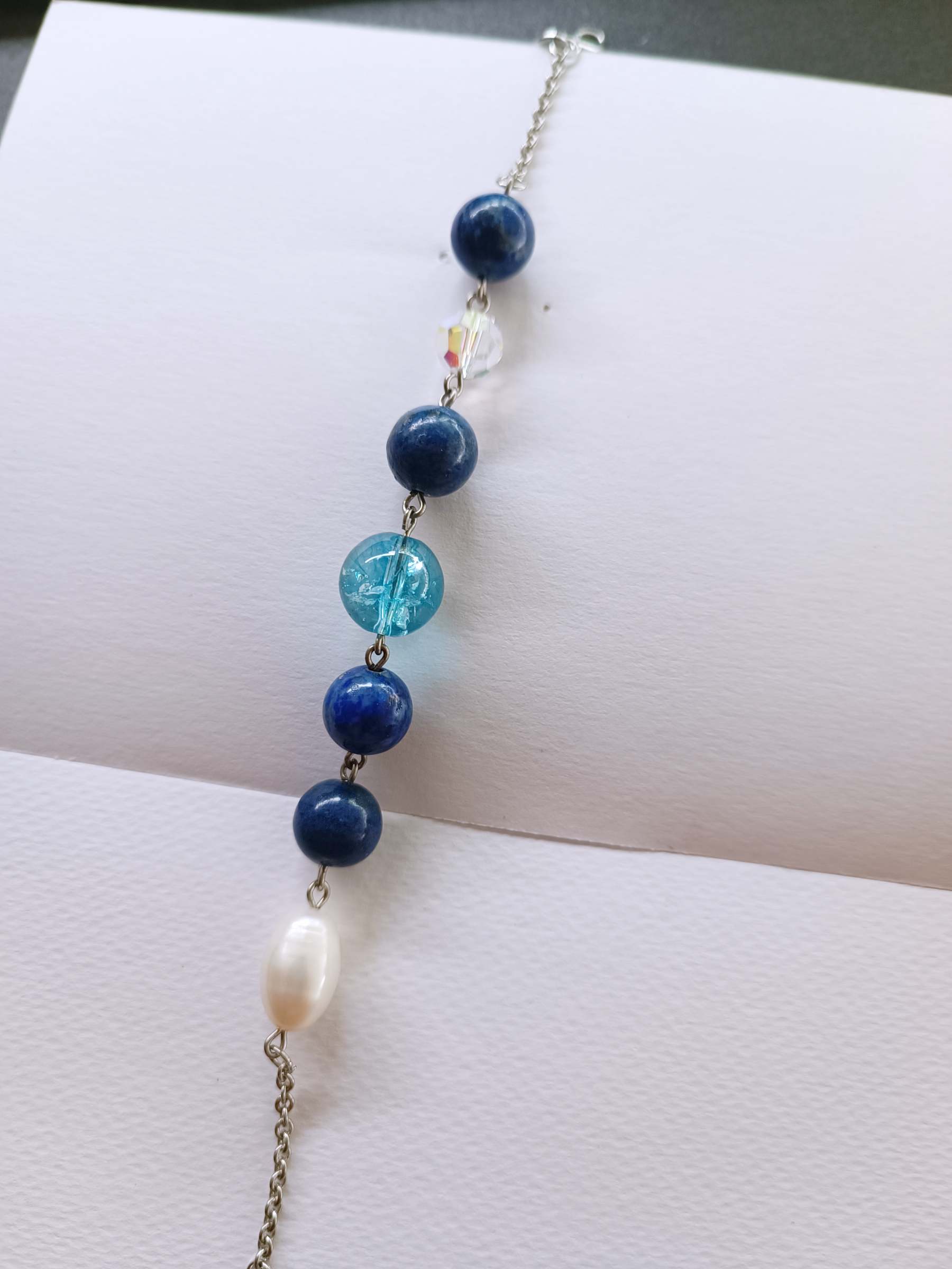 สร้อยข้อมือหินแท้ "Connected" Intuition and Communication Bracelet (Blue Topaz + Lapis Lazuli)