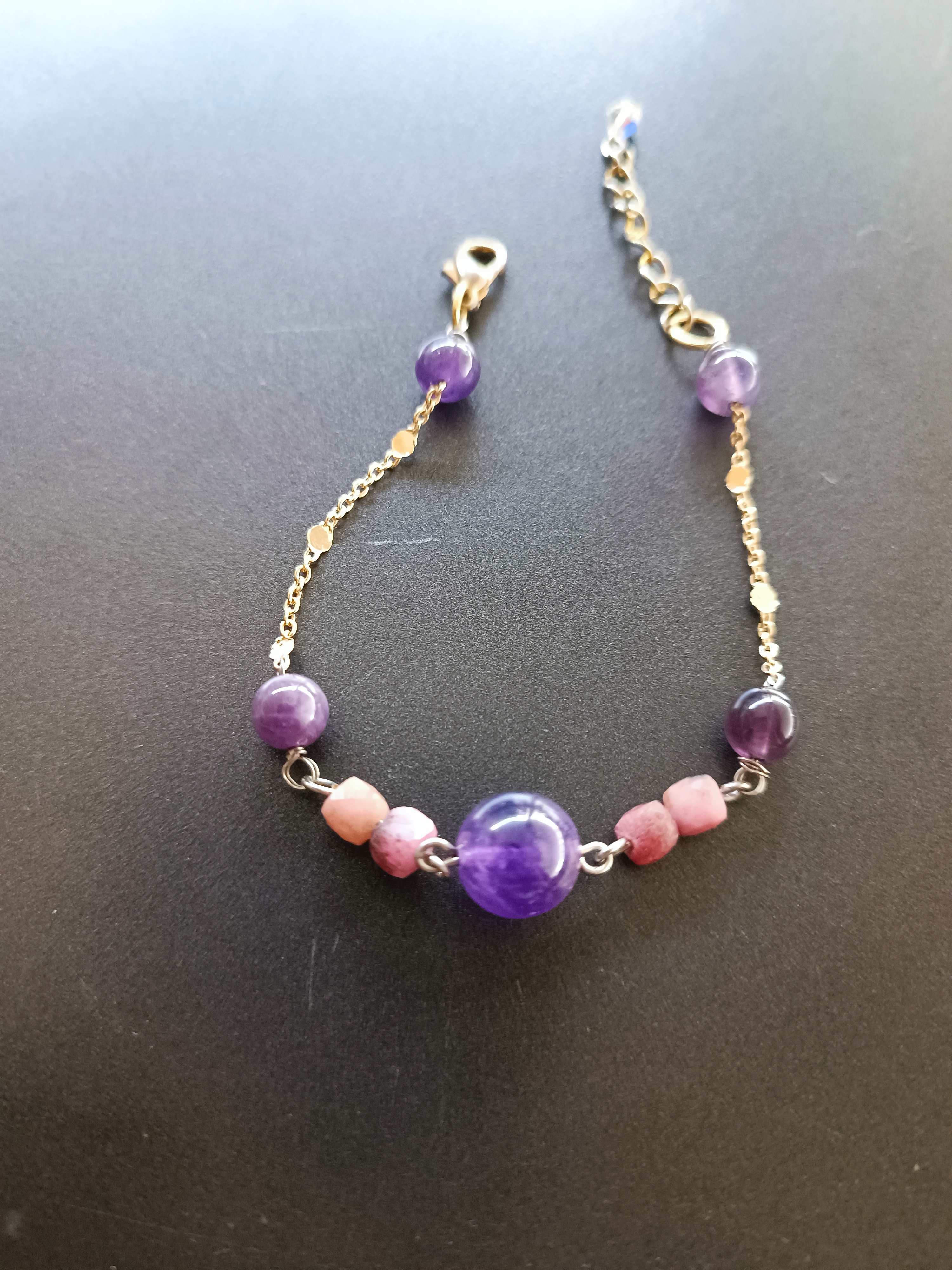 สร้อยข้อมือหินแท้ "Mini" Abundant Bracelet (Amethyst+Rhodonite)