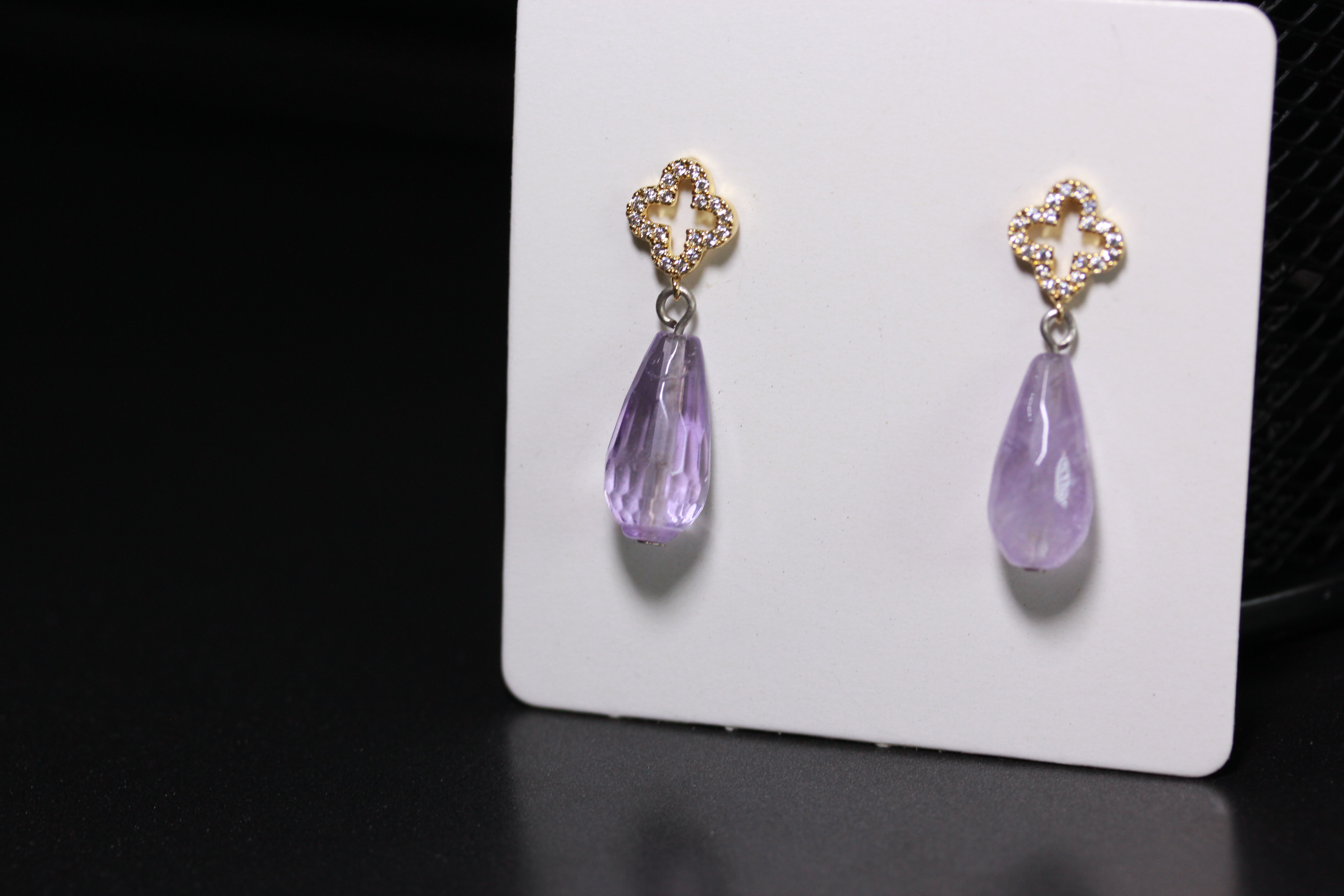 ต่างหูหินแท้ Amethyst Earring (ขจัดพลังงานลบ ดึงดูดโชคลาภ)