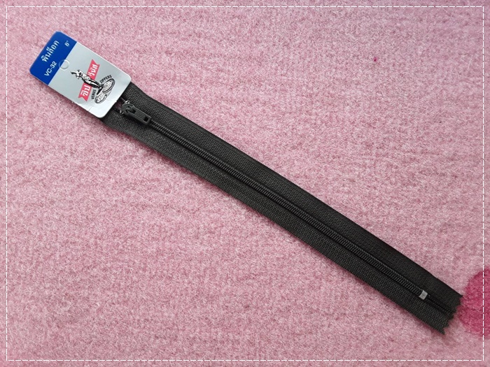 ซิปธรรมดา 8 นิ้ว สีเขียวขี้ม้าเข้ม