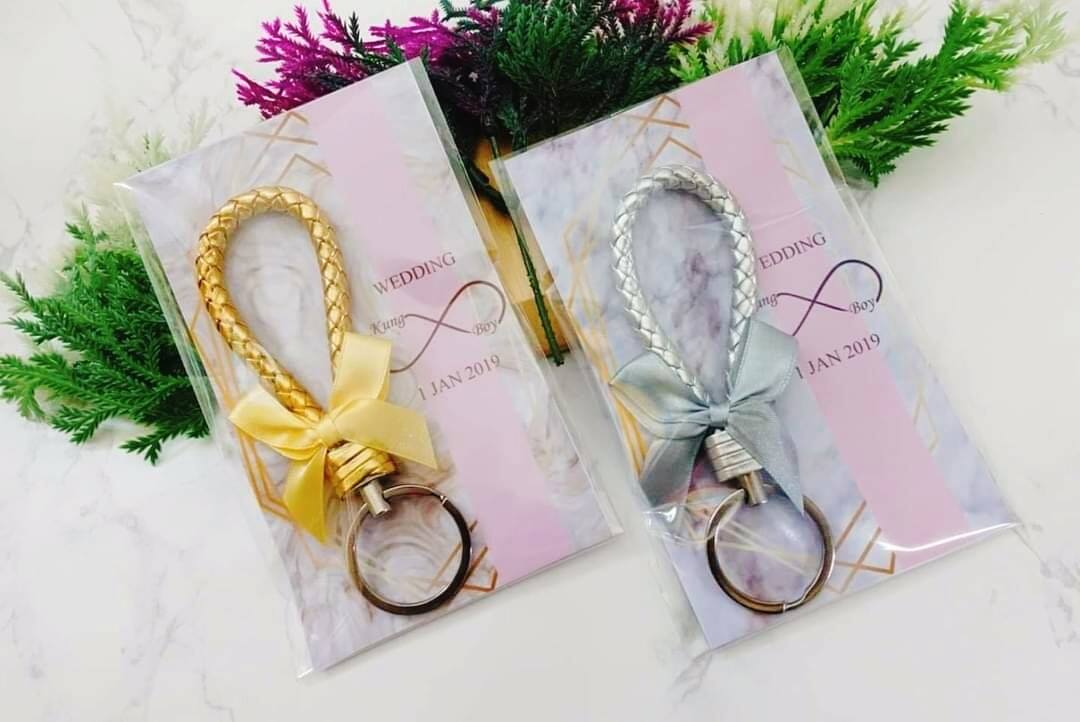 ของชำร่วยพวงกุญแจหนังถัก สีทอง+เงิน