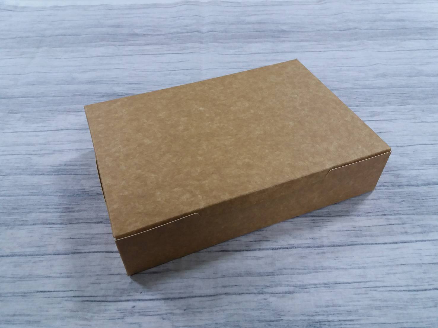 กล่องบราวนี่ กล่องชิฟฟ่อนกล่องขนม กล่องขนม กล่องเค้ก (ฝาทึบ) ขนาด 15x22x5 ซม.สีคราฟท์น้ำตาลอ่อน(CKB) ราคา 175 บาทต่อแพ็ค (20ใบ)