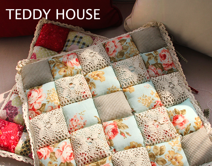 เบาะรองนั่งวินเทจประดับลูกไม้ 40 cm. ลายกุหลาบเขียวฟ้า