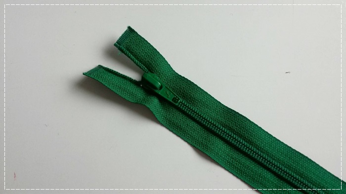 ซิปไนล่อนถอดได้ 14 นิ้ว สีเขียว