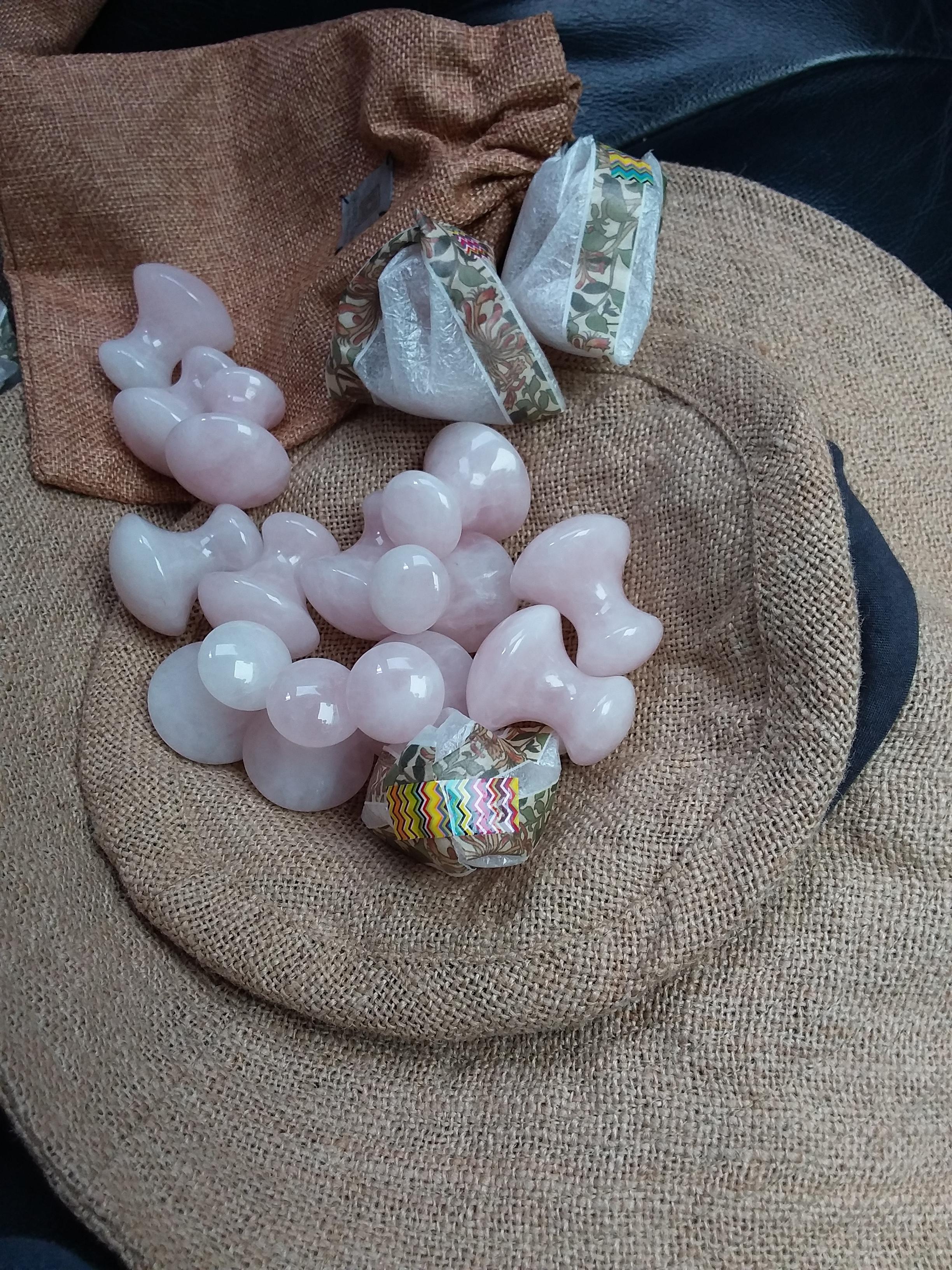 กัวซาเห็ดหยกนวดหน้า ( Jade Mushroom Facial Massages)
