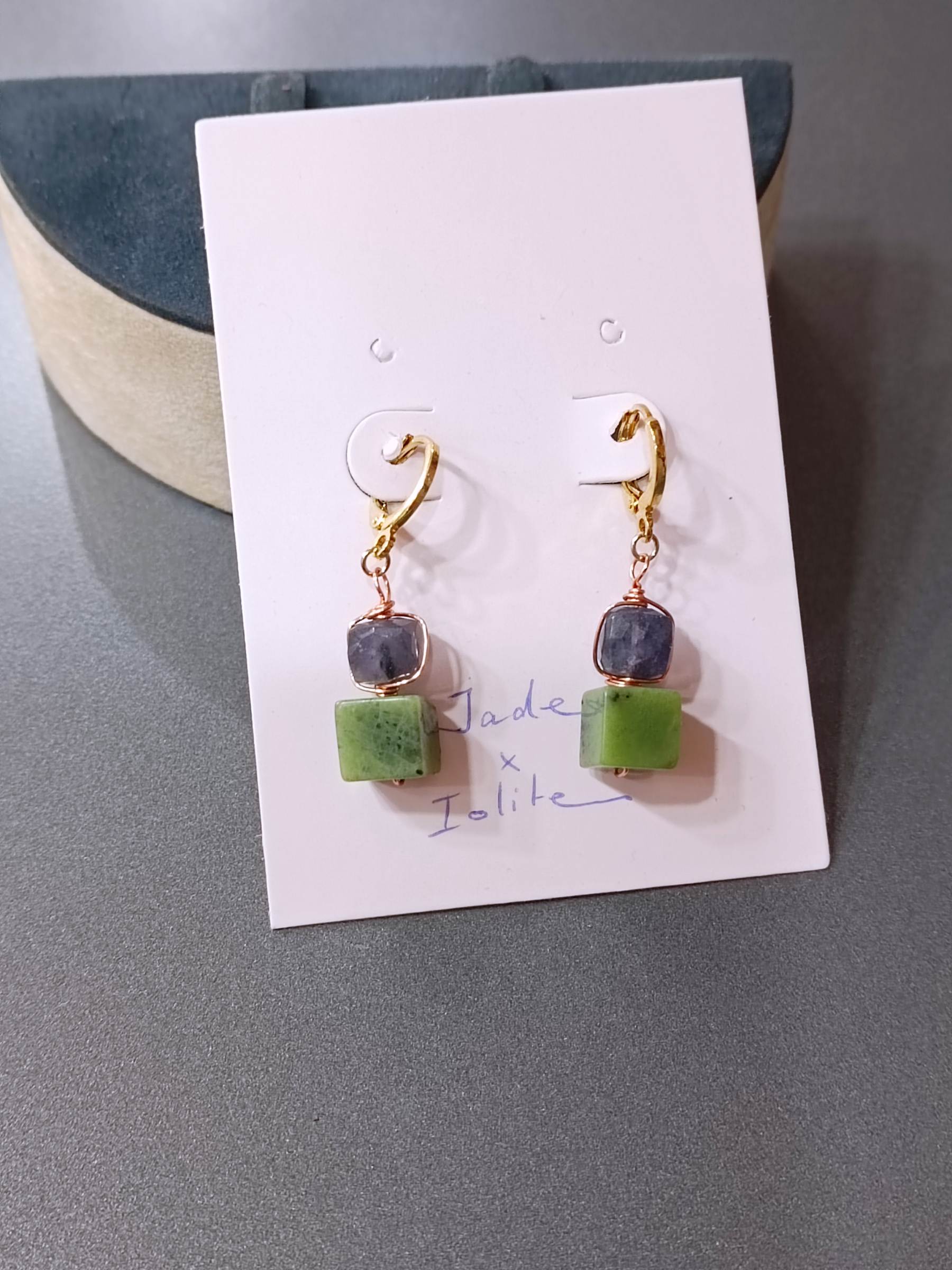 ต่างหูหินแท้ "14K Hoop" ประดับหยกแท้ Canadian Jade + Iolite Jewelry Earring (เสริมการเงินคล่อง)