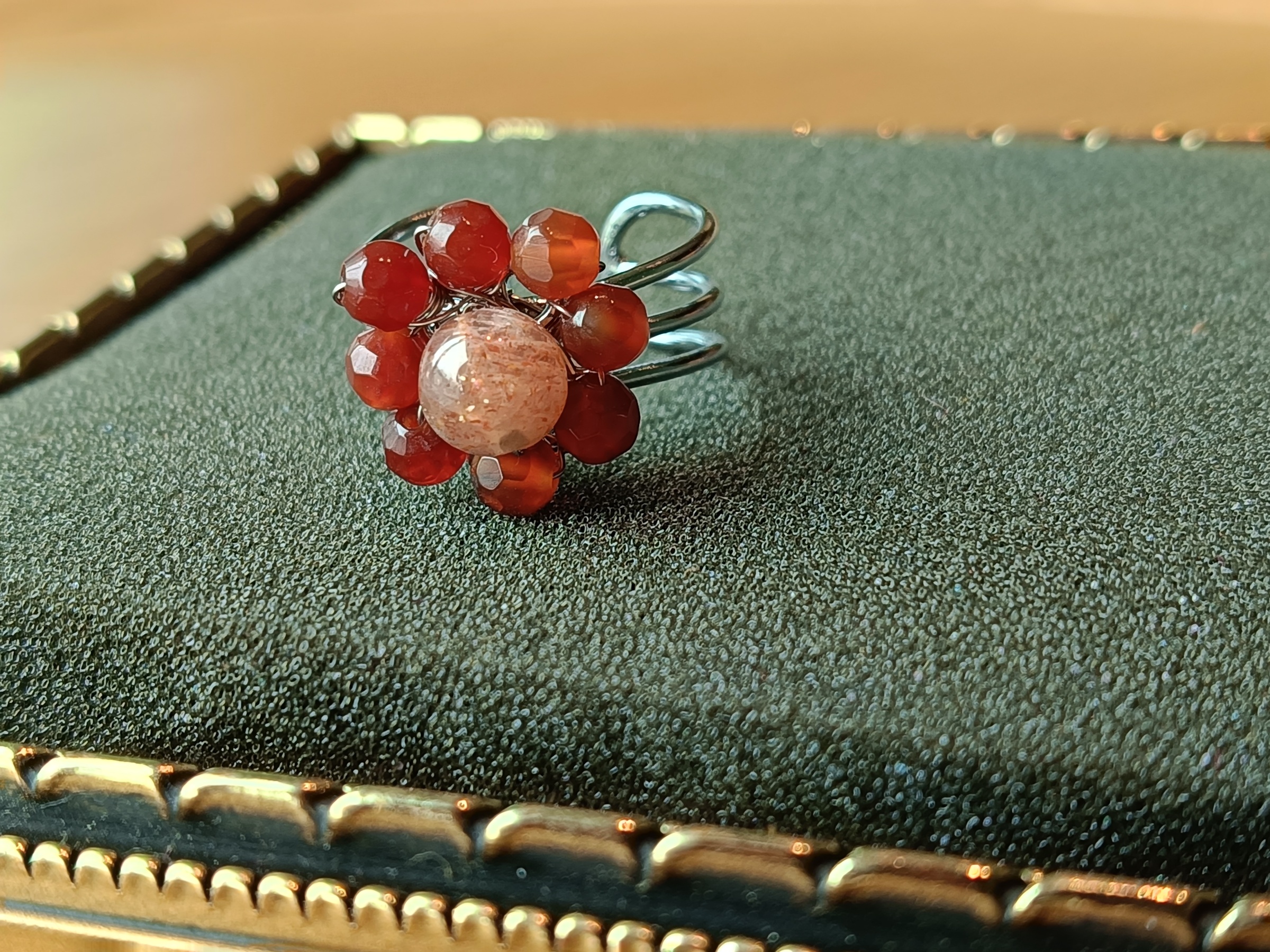 "Creativity" Wire Wrapped Ring แหวนหินแท้ Carnelian x Strawberry Quartz Ring (ปลุกไฟจินตนาการ เสริมความสามารถทางศิลปะ ปรับออกความเฉื่อยชา)