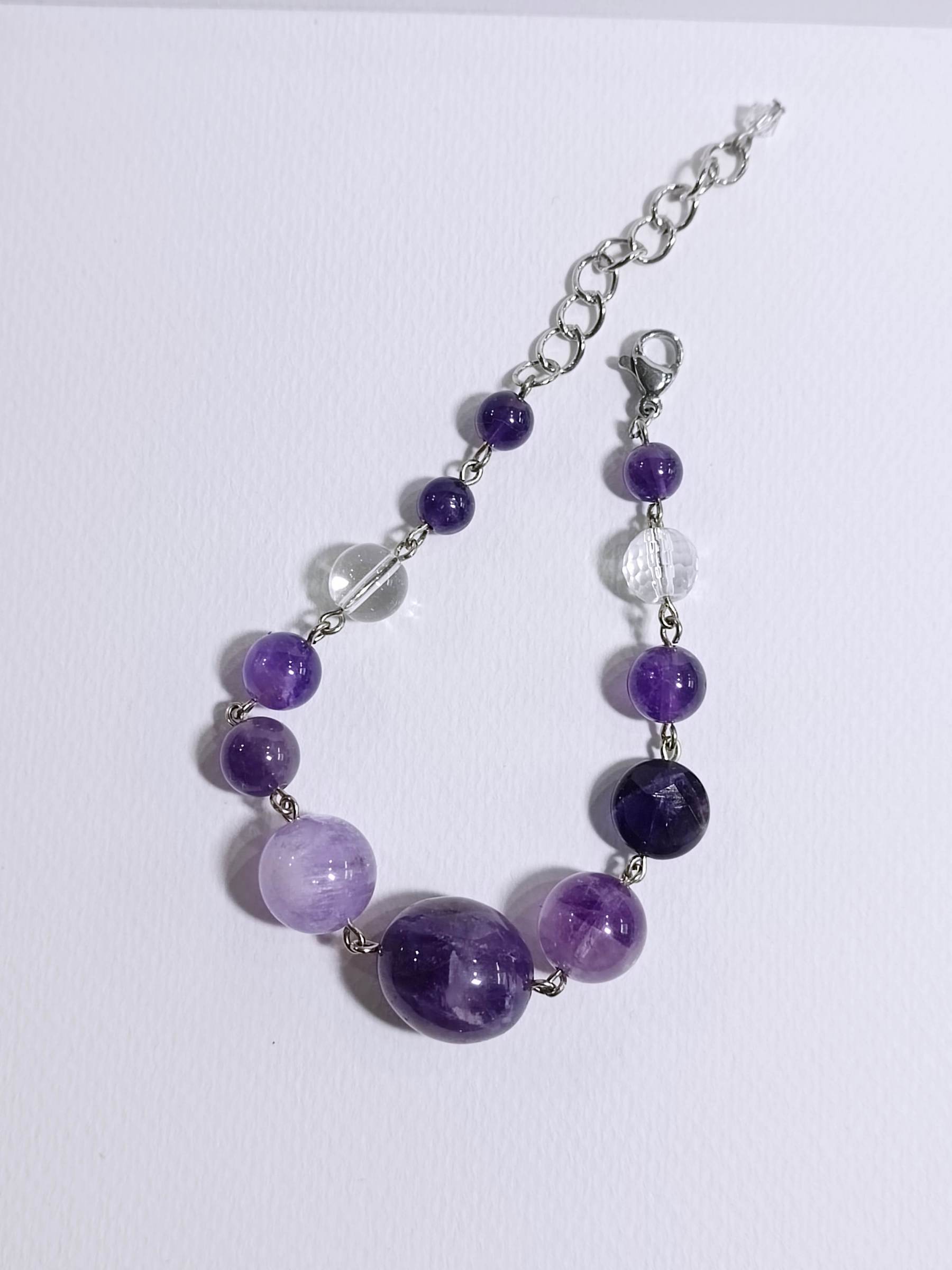 สร้อยข้อมือหินแท้ "Connected" Amethyst Bracelet (คลื่นพลังความสำเร็จ)