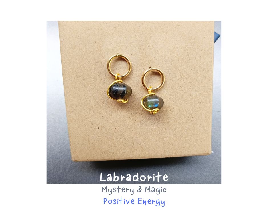 ต่างหูหินแท้ลาบาโดไลท์ Labradorite Earrings (กลับร้าย พลิกสถานการณ์ ปัดเป่าความไม่มงคล)