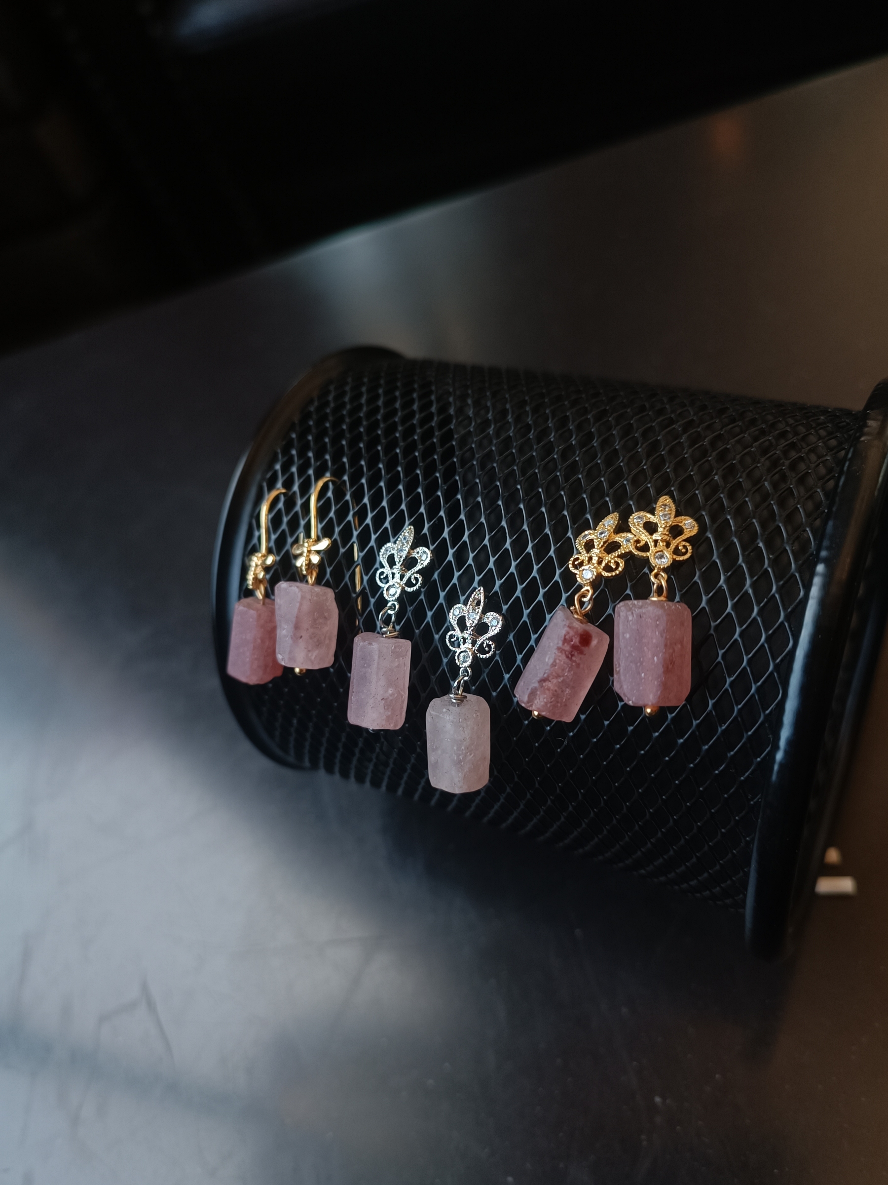 ต่างหูหินแท้ "14K" Strawberry Quartz Earring (Love Vibe ดึงดูดรักแท้ เสริมคลื่นความรัก ความสัมพันธ์)