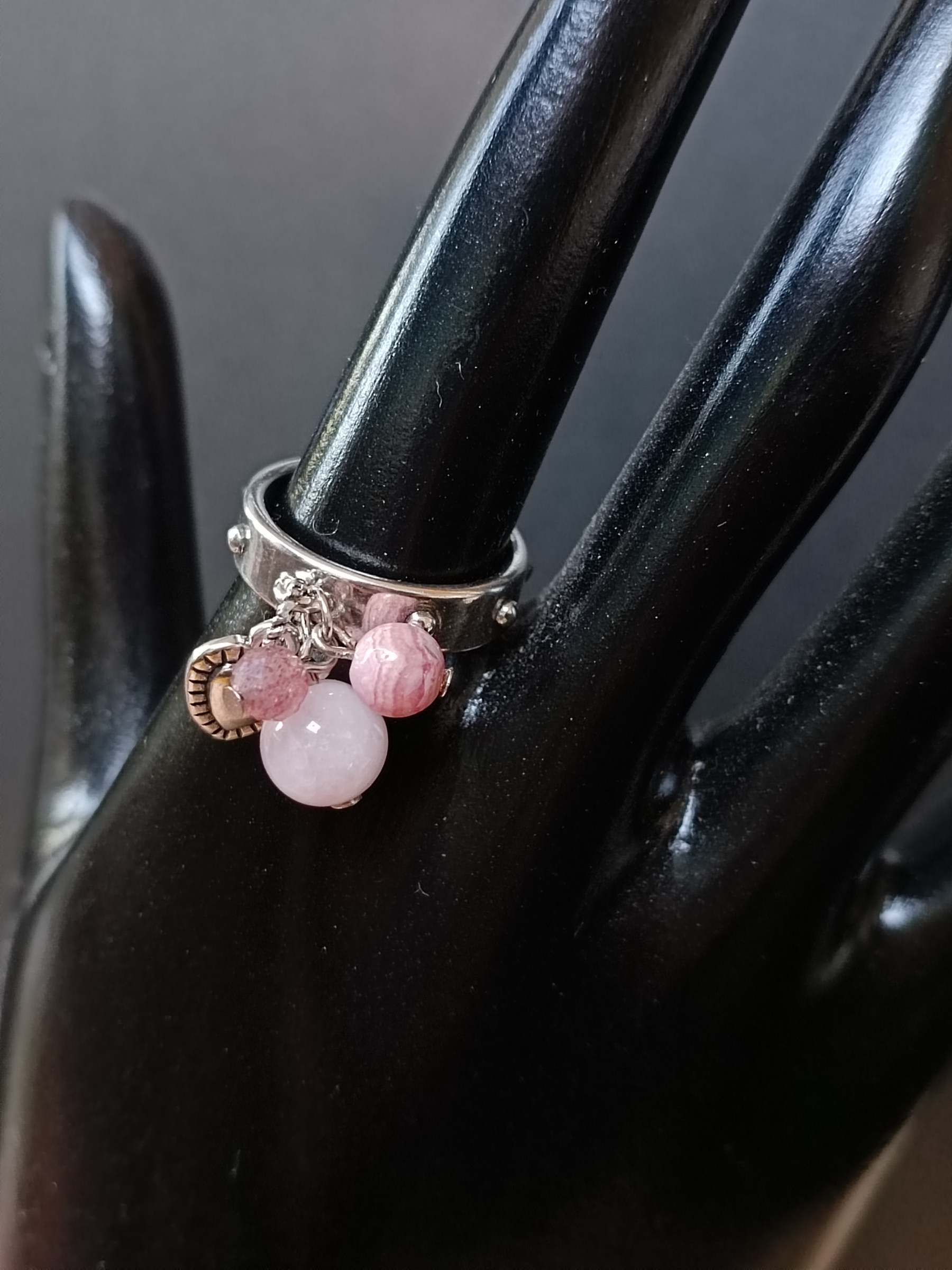 92.5 Sterling Silver "RockMe" Please Ring - แหวนเงินแท้ 92.5 เสริมพลังดึงดูดความรัก (Rose Quartz , Rhodochrosite)