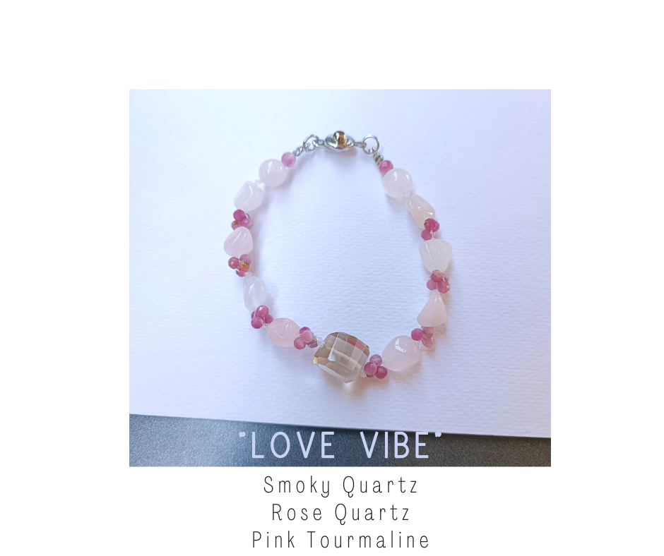 สร้อยข้อมือหินแท้ "Bobbie" Smoky Quartz + Rose Quartz + Pink Tourmaline ( Love Vibe)