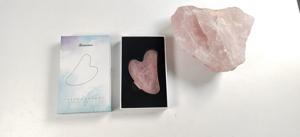 ผลิตตามออร์เดอร์เซทลูกกลิ้ง+กัวซาแผ่น V shape+โลโก้+สลักแบรนด์ (Make to Order Flip Cover Box+Facial Roller+Gua Sha Broad+Logo)