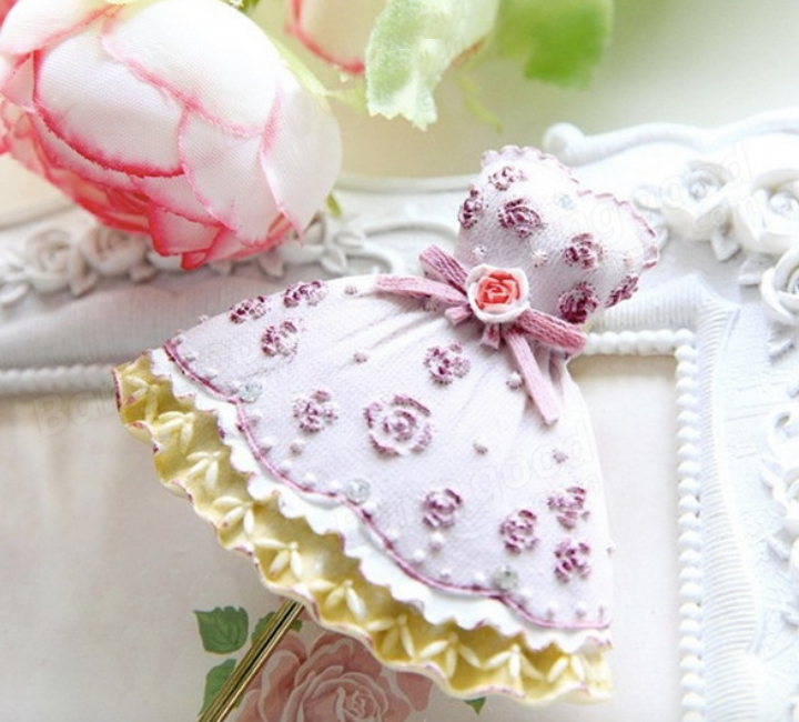 ตะขอวินเทจ ที่แขวนของลายชุดเดรสวินเทจสีชมพู