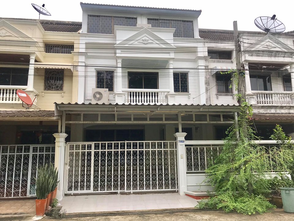 ขายทาวน์โฮม 3 ชั้น หมู่บ้านภักดี3 (รหัสทรัพย์ 2019160) ซอยประดู่ แขวงบางขวาง เขตบางรัก กทม